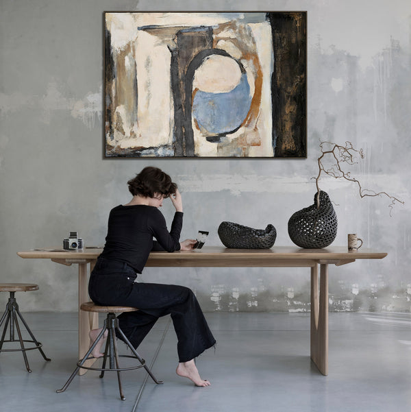The painting "Silent Structure" is an abstraction in a calm neutral palette
