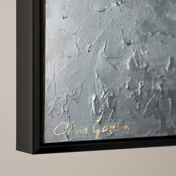 The painting "Couple in the Depths" is a relief animal abstraction in silver and gold tones.
