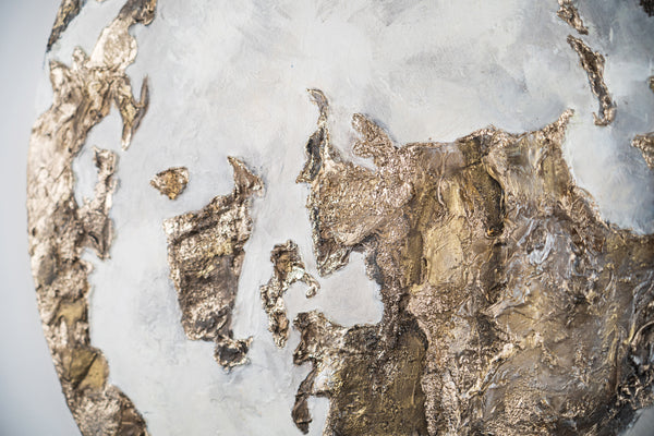 The painting "Shadow of the Continents" is a round abstraction that glows in the dark