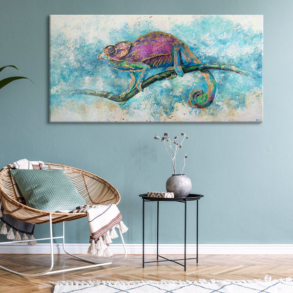 The painting "Iguana" is an exotic animal in bright colors