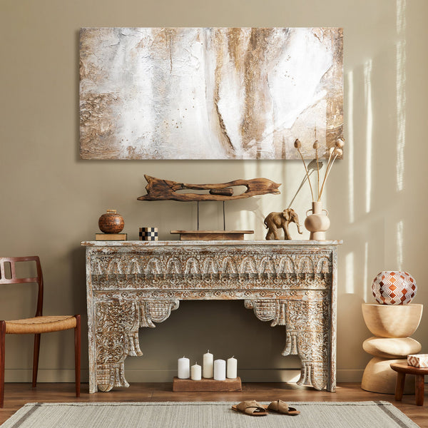 The painting "Aesthetics" is an abstraction in white and gold.